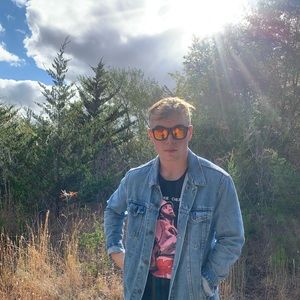 Meet your Posher, Josh